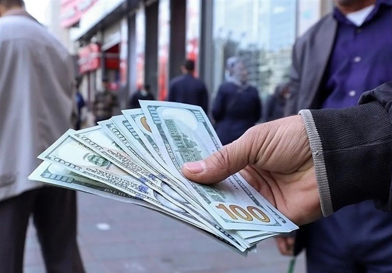 جهش افسارگسیخته دلار و غیبت مسئولان